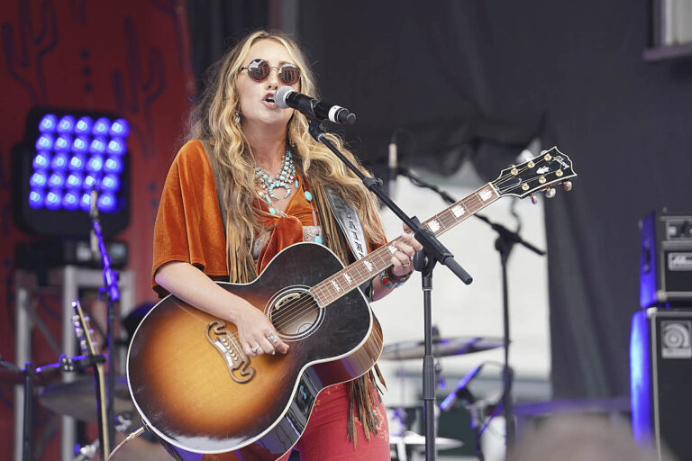 Lainey Wilson Net Worth: The Rising Star in Country Music